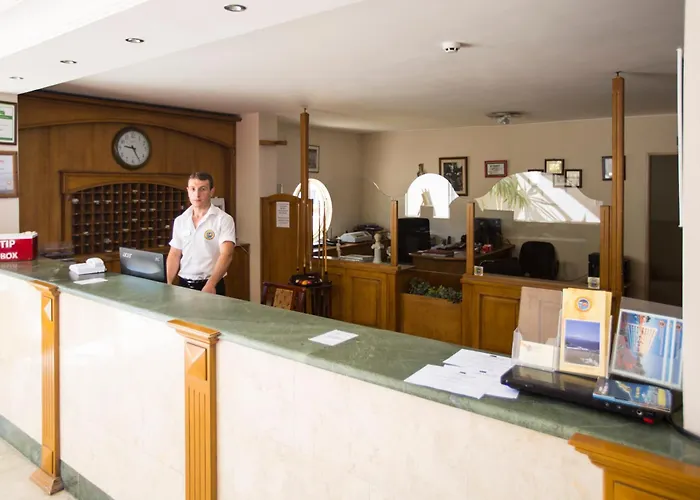 Lägenhetshotell Tuntas Family Kusadası