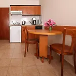 Tuntas Family Ξενοδοχείο με διαμερίσματα 4*