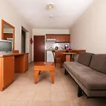 Ξενοδοχείο με διαμερίσματα Tuntas Family 4*