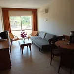 Tuntas Family Κουσάντασι