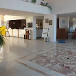 Ξενοδοχείο με διαμερίσματα Tuntas Family 4*