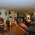 Tuntas Family 4* Κουσάντασι