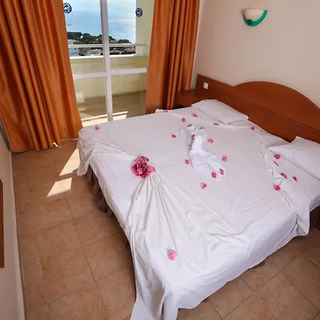 Tuntas Family Aparthotel Kusadasi