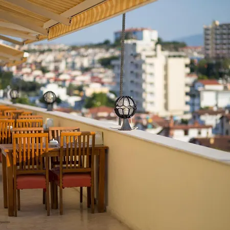 Tuntas Family Aparthotel 4*