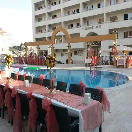 Tuntas Family 4* Κουσάντασι