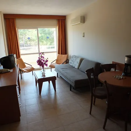 Tuntas Family Kusadası