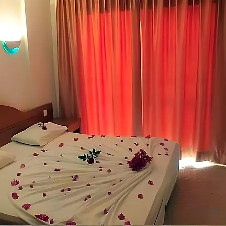 Aparthotel Tuntas Family