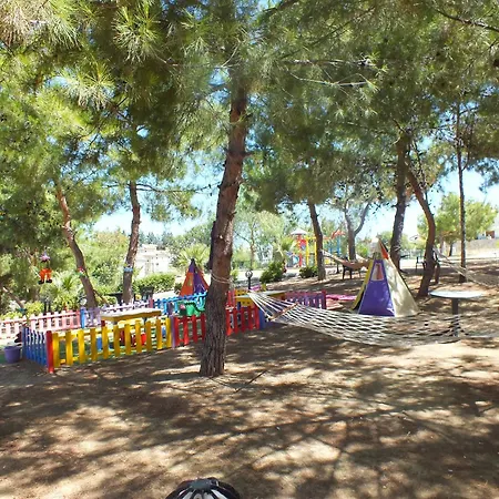 Tuntas Family 4* Kusadası