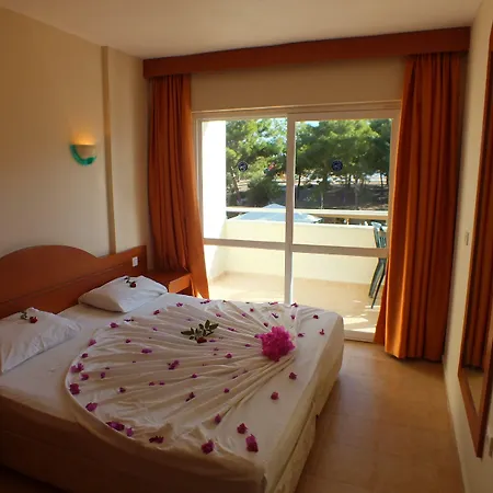 アパートホテル Tuntas Family 4*